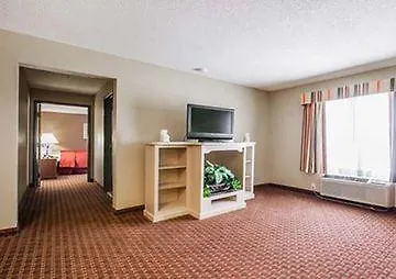 Hotel Quality Suites Memphis/ Wolfchase Galleria