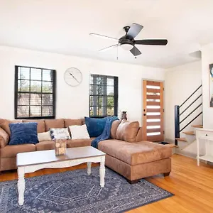 2 Bedroom Th Near Uofm, Golf Course, Shopping, Dining Memphis