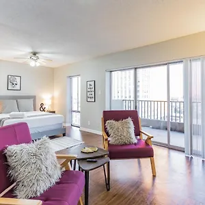 Modern Studio + Walk Score 85 Memphis